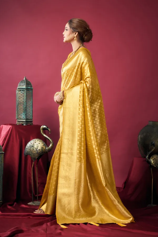 Yellow_Tissue_Silk_Saree_With_Zhallar_For_Women