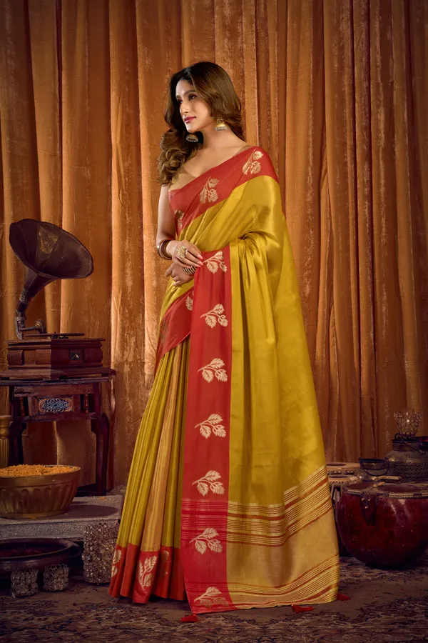 Yellow_Soft_Tissue_Contrast_Border_Zhallar_Saree_For_Women