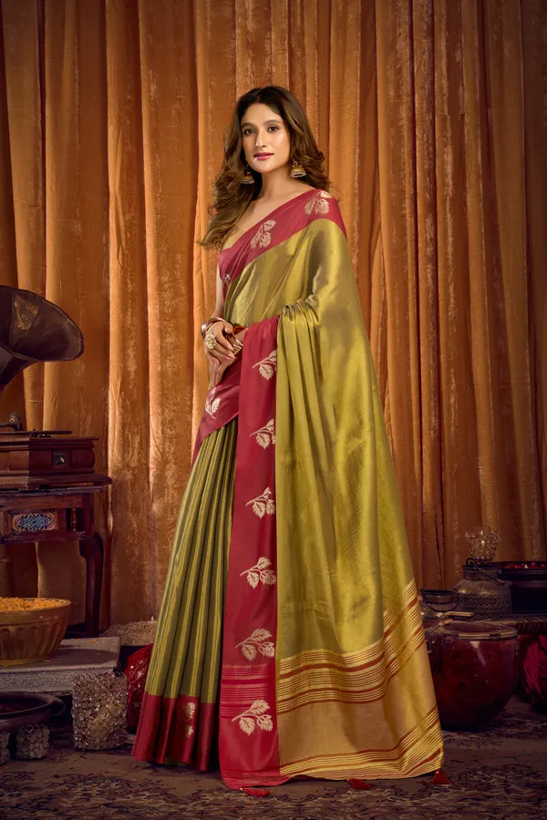 Orange_Soft_Tissue_Contrast_Border_Saree_With_Zhallar_For_Women