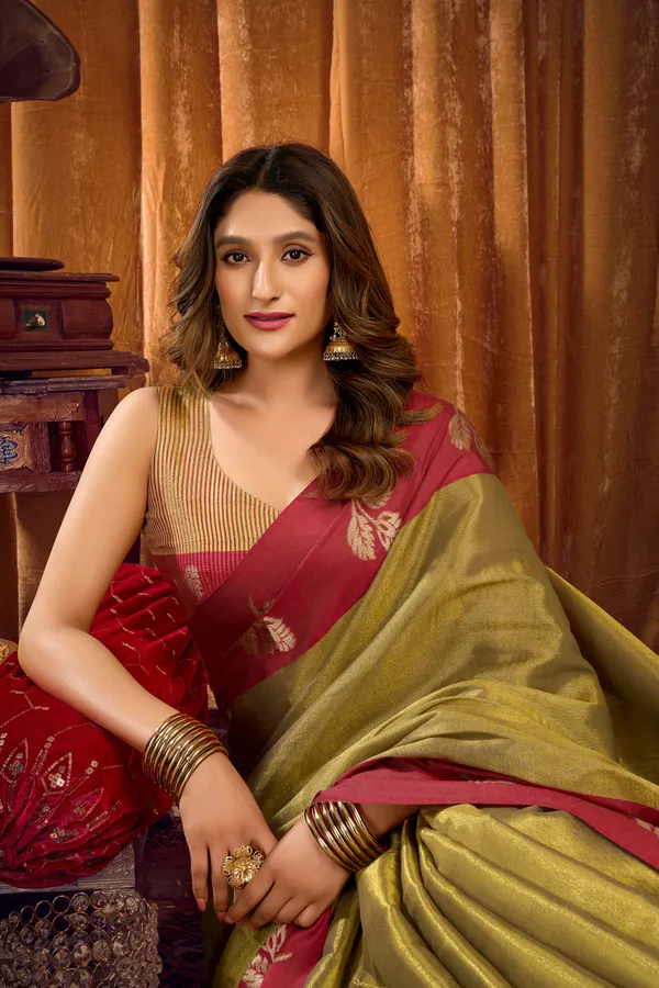 Orange_Soft_Tissue_Contrast_Border_Saree_With_Zhallar_For_Women