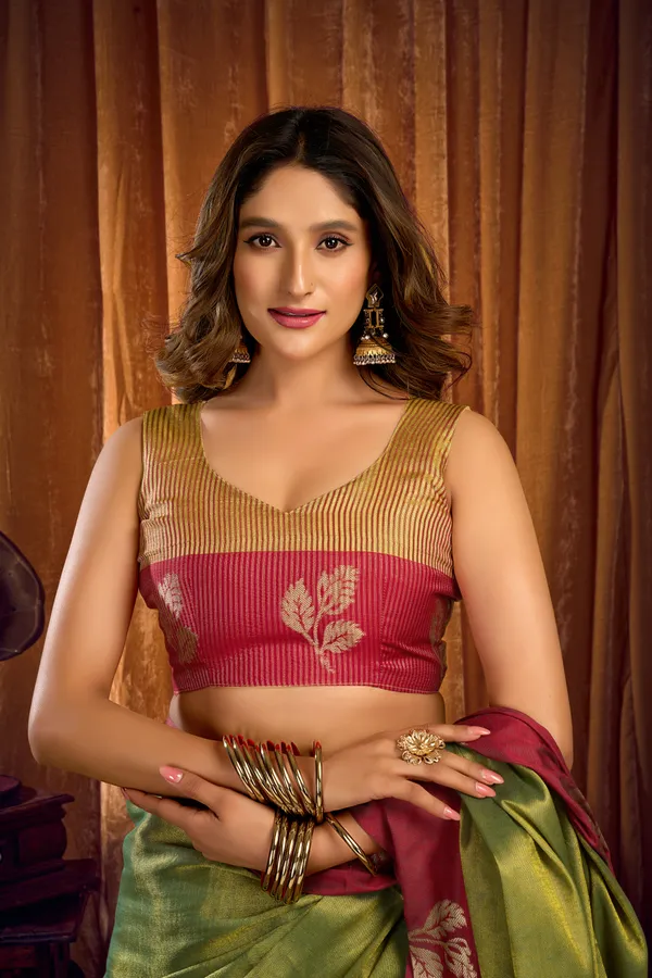 Yellow_And_Red_Soft_Tissue_Contrast_Border_Zhallar_Saree_For_Women