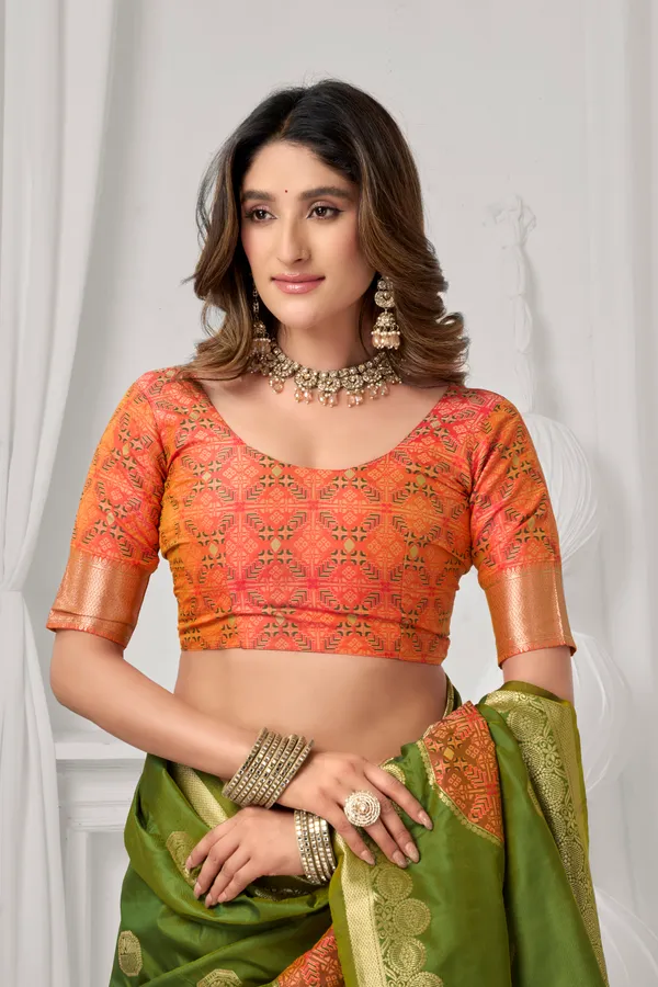 Green_Soft_Silk_Pom_Pom_Saree_For_Women