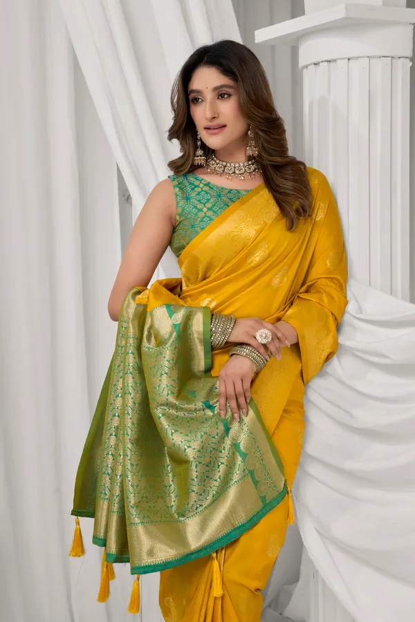 Yellow_Soft_Silk_Saree_With_Fancy_Pumpum_For_Women