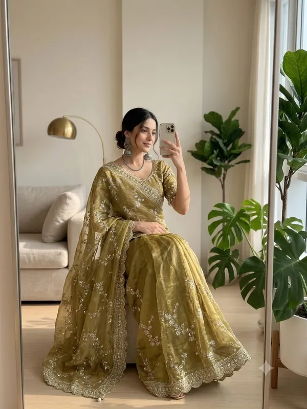 Green_Organza_Silk_Embroidered_Sequin_Saree_For_Women