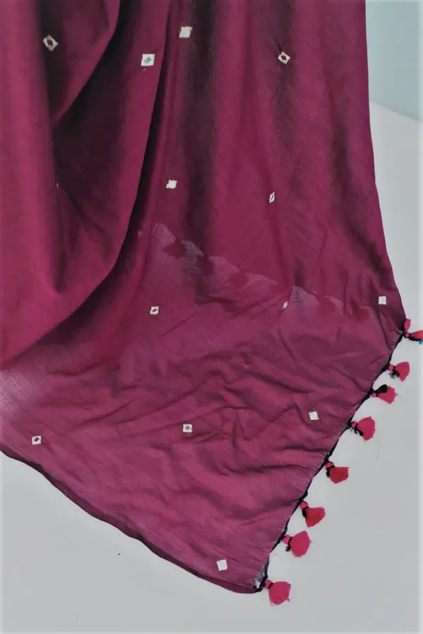 Wine_Lilen_Cotton_Mirror_Work_Tassel_Border_Saree_For_Women