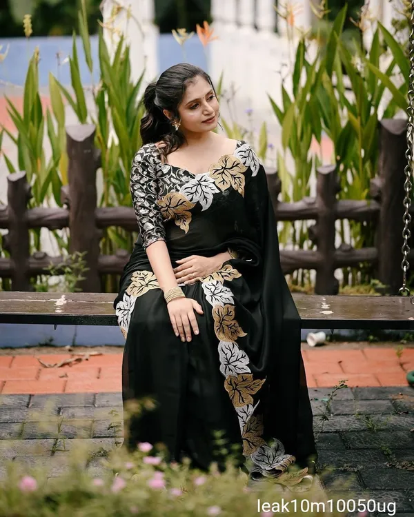 Black_Georgette_Floral_Embroidered_Saree_For_Women