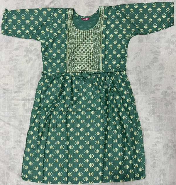 Green_Rayon_Gathered_Baby_Feeding_Kurti_For_Women