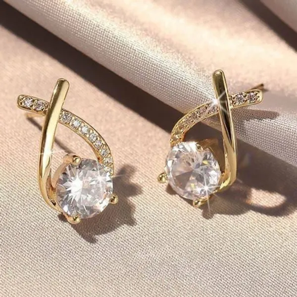 Elegant_Gold-Plated_Crystal_Stud_Earrings