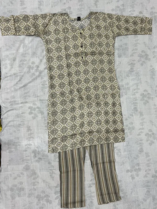 Light_Grey_Rayon_Foil_Printed_Kurti_And_Bottom_Set_For_Women