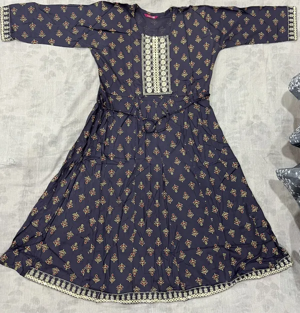 Black_Rayon_Flared_Printed_Ghera_Kurti_For_Women