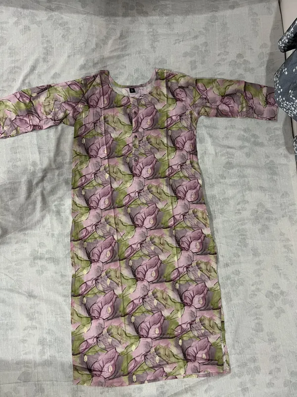 Multicolor_Rayon_Straight_Foil_Printed_Kurti_For_Women
