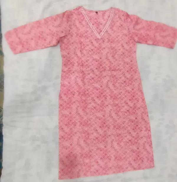 Pink_Poly_Cotton_Printed_Straight_Long_Kurti_For_Women