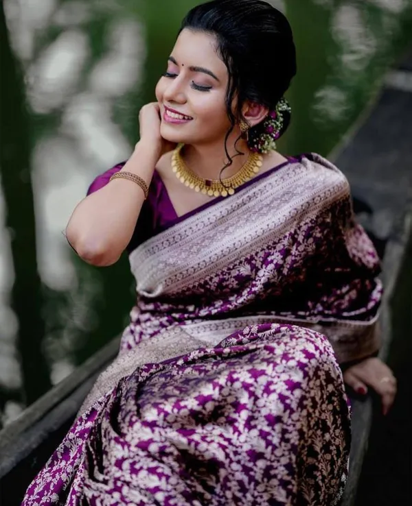 Soft_Lichi_Silk_Jacquard_Saree