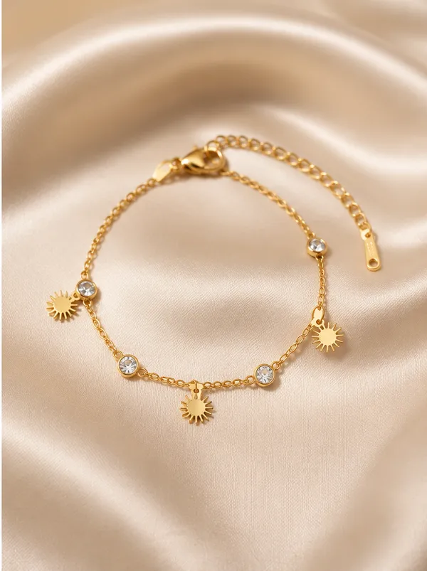 Royal_Gold_Plated_Charm_Bracelet_for_Women