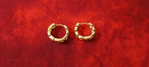 Golden_Alloy_Earrings_For_Women