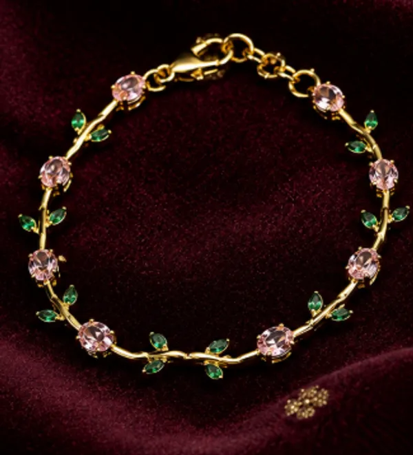 Royal_Gold_Plated_Charm_Bracelet_for_Women
