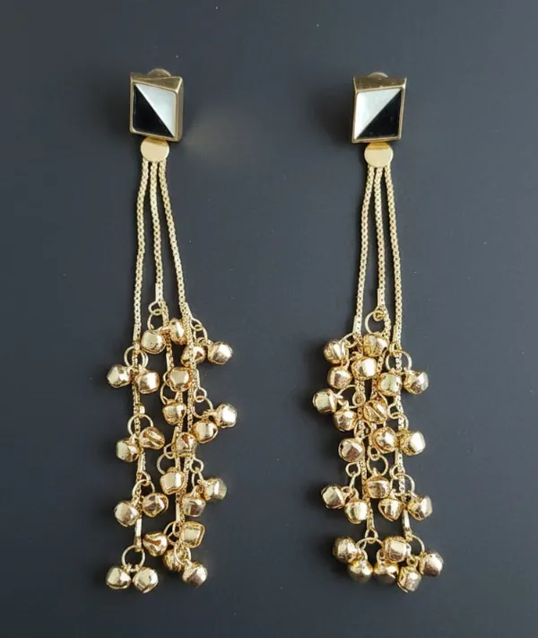 Golden_Alloy_Earrings_For_Women