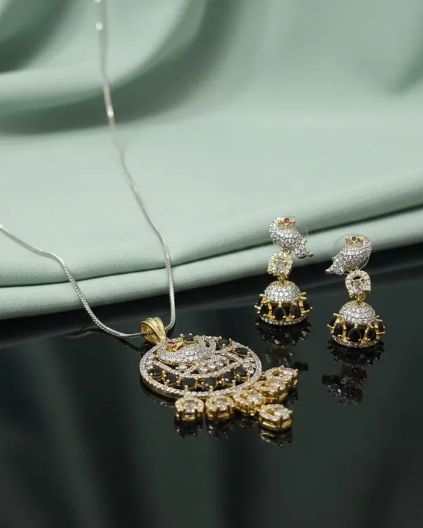 Elegant_Peacock_Design_Pendant_Necklace_Set_With_Crystal_Studded_Earrings_For_Women_|_Traditional_And_Party_Wear_Jewelry_Set
