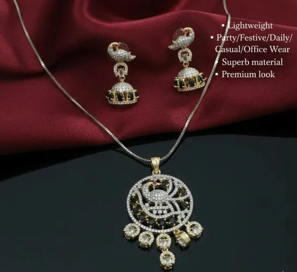 Elegant_Peacock_Design_Pendant_Necklace_Set_With_Crystal_Studded_Earrings_For_Women_|_Traditional_And_Party_Wear_Jewelry_Set