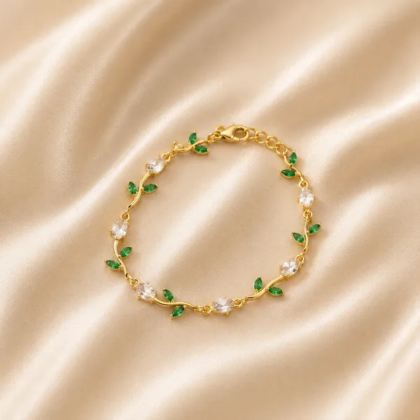 Royal_Gold_Plated_Charm_Bracelet_for_Women