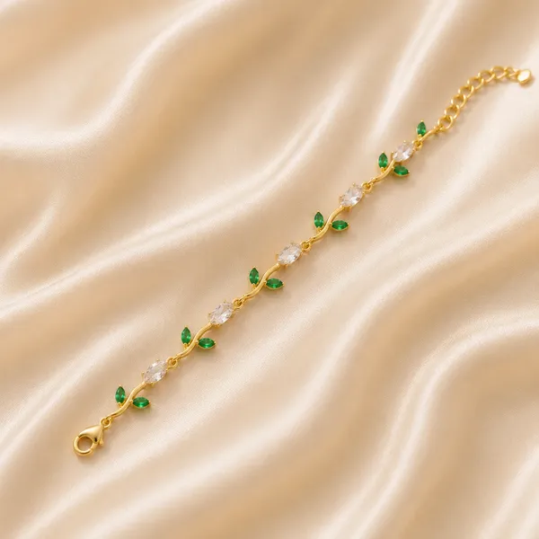 Royal_Gold_Plated_Charm_Bracelet_for_Women