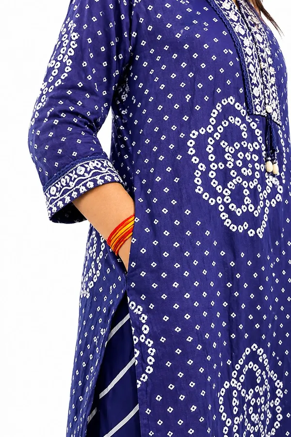 Blue_Cotton_Bandhani_Print_Straight_Kurta_Set_with_pocket_in_kurta_for_Women