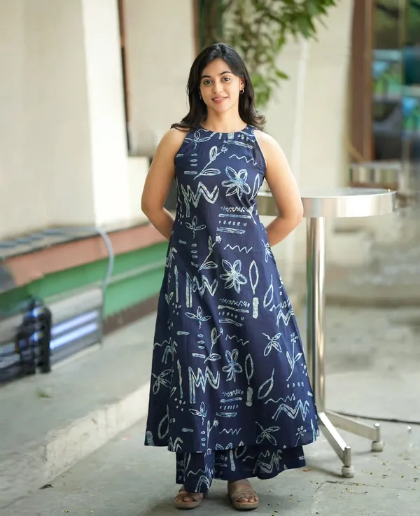 Navy_Blue_Abstract_Doodle_Print_A-Line_Kurta_&_Palazzo_Women2_Pices