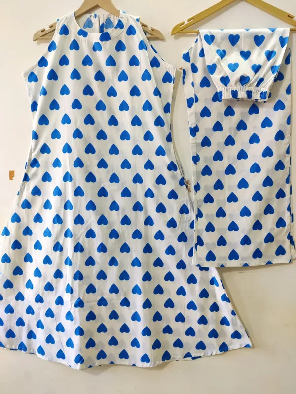 White_&_Blue_Heart_Print_A-Line_Kurta_&_Pant_Set_Women_2_Pices