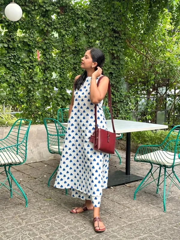 White_&_Blue_Heart_Print_A-Line_Kurta_&_Pant_Set_Women_2_Pices