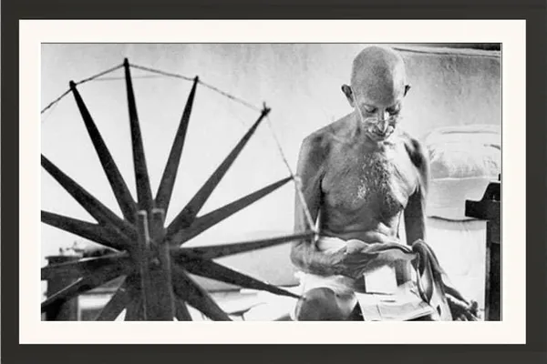 Mahatma_Gandhi_Frame_Photo_Without_Glass_–_Charkha_Close-Up_Wall_Hanging,_Swadeshi_Symbol