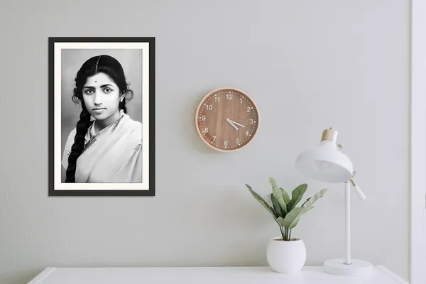 Young_Lata_Mangeshkar_Photo_Frame_Without_Glass_–_Young_Portrait_Alternate_Pose_Wall_Hanging