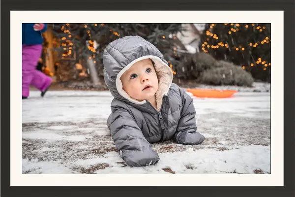 Cute_Baby_Photo_Frame_Winter_Outdoor_Wall_Art_Without_Glass
