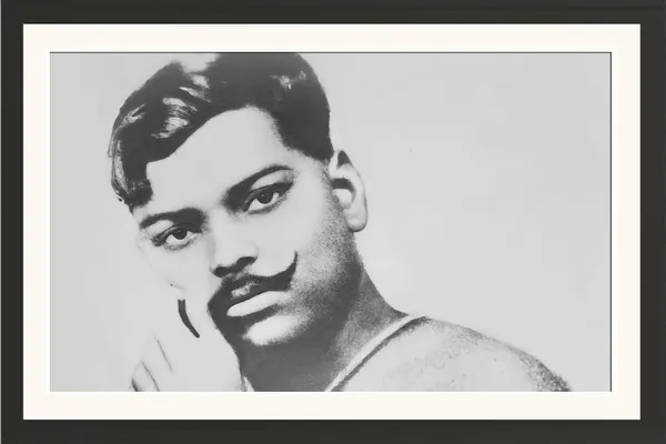 Chandra_Shekhar_Azad_Classic_Photograph_Without_Glass_|_Revolutionary_Icon_Frame