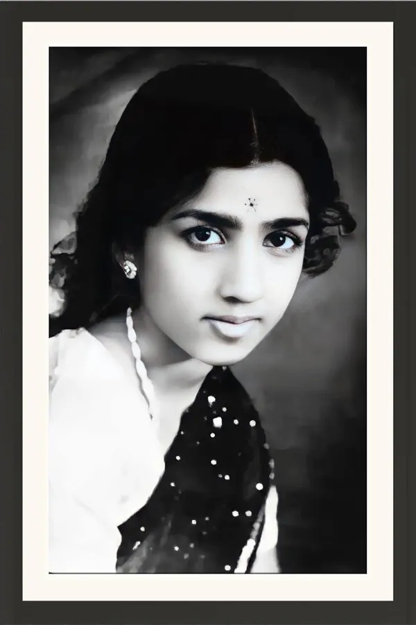 Lata_Mangeshkar_Photo_Frame_Without_Glass_–_Classic_Young_Black_&_White_Portrait