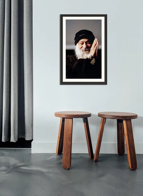 Bhagwan_Osho_Rajneesh_Photo_Praying_Portrait_Frame_Without_Glass_|_Devotion_in_the_Shadows