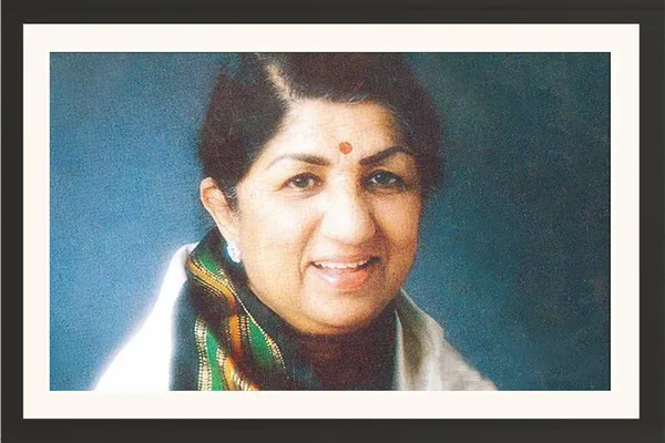 Lata_Mangeshkar_Portrait_Photo_Frame_Without_Glass_–_Elder_Years_Close-Up_Wall_Art