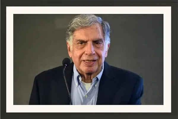 Ratan_Tata_HD_Photo_Frame_Without_Glass_–_Close-Up_Speaking_Portrait_Wall_Art