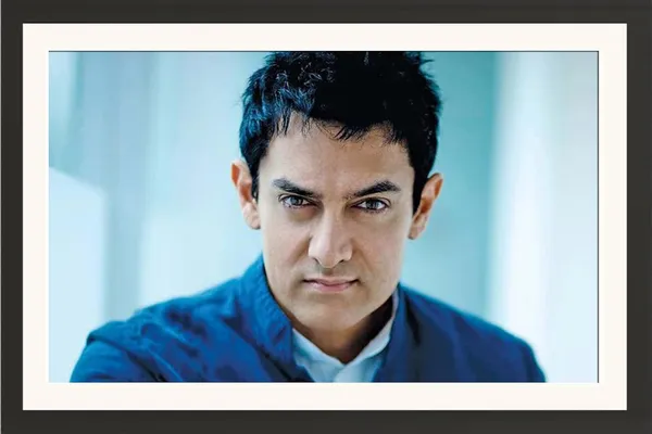 Aamir_Khan_Photo_Frame_Without_Glass_–_Casual_Blue_Shirt_Close-Up_Wall_Art