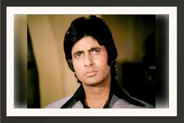 Amitabh_Bachchan_Old_Photo_Frame_Without_Glass_–_Young_Classic_Film_Portrait