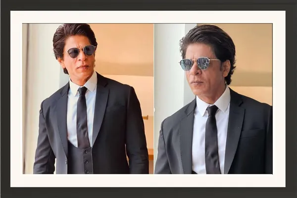 Shah_Rukh_Khan_Photo_Frame_Without_Glass_–_Bold_Mirrored_Portrait_Wall_Art
