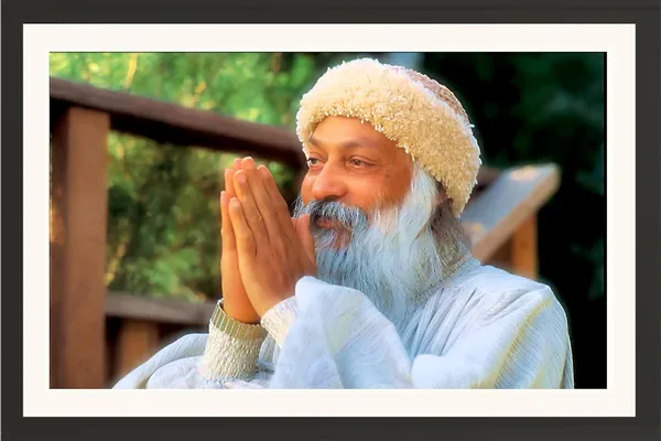 Osho_Rajneesh_Photo_Praying_Hands_Frame_Without_Glass_|_Devotion_on_the_Railing_-_13X18_Inch_Size_|_Home_and_Office_Decor