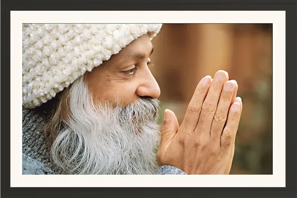 Osho_Photo_Praying_Close_Portrait_Frame_Without_Glass