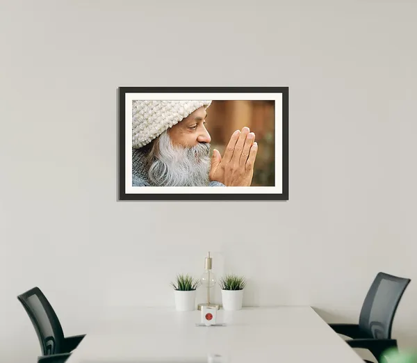 Osho_Photo_Praying_Close_Portrait_Frame_Without_Glass
