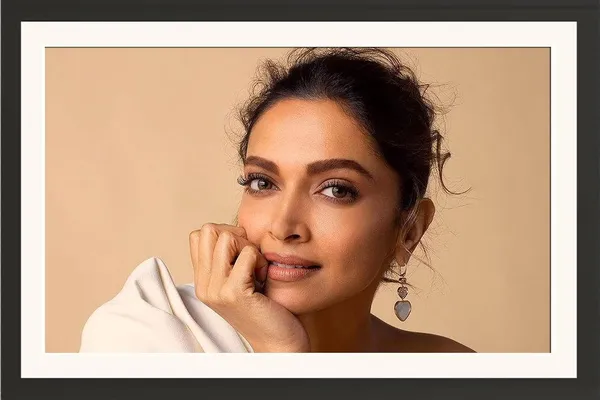 Deepika_Padukon_Wall_Hanging_Framed_Photo_Without_Glass