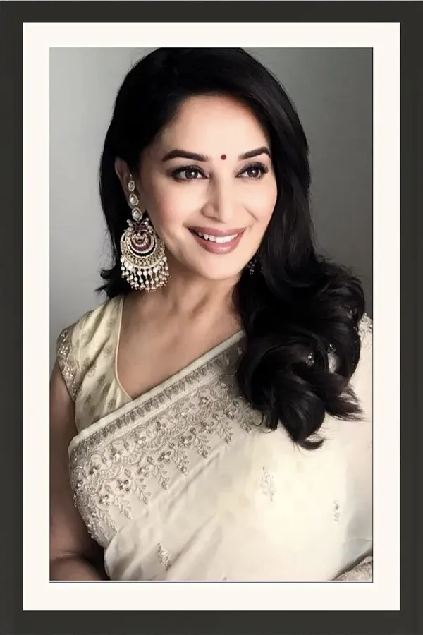 Madhuri_Dixit_Framed_Photo_Without_Glass