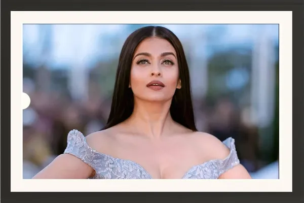 Aishwarya_Rai_Bachchan_Framed_Photo_Without_Glass
