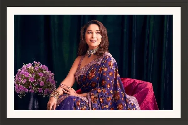 Madhuri_Dixit_Framed_Photo_Without_Glass