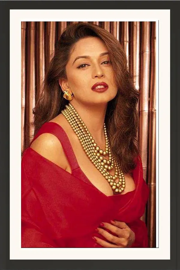 Madhuri_Dixit_Framed_Photo_Without_Glass