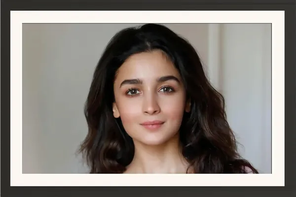 Alia_Bhatt_Wall_Hanging_Framed_Photo_Without_Glass