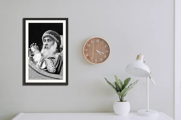Acharya_Rajneesh_Osho_Formal_Seated_Portrait_Photo_Frame_Without_Glass_|_Regal_Stillness_in_Monochrome